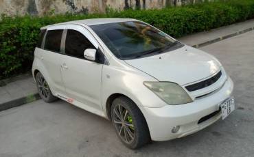 Toyota IST